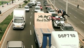 Daniel-Dhers-Riding-in-Traffic-in-Peru
